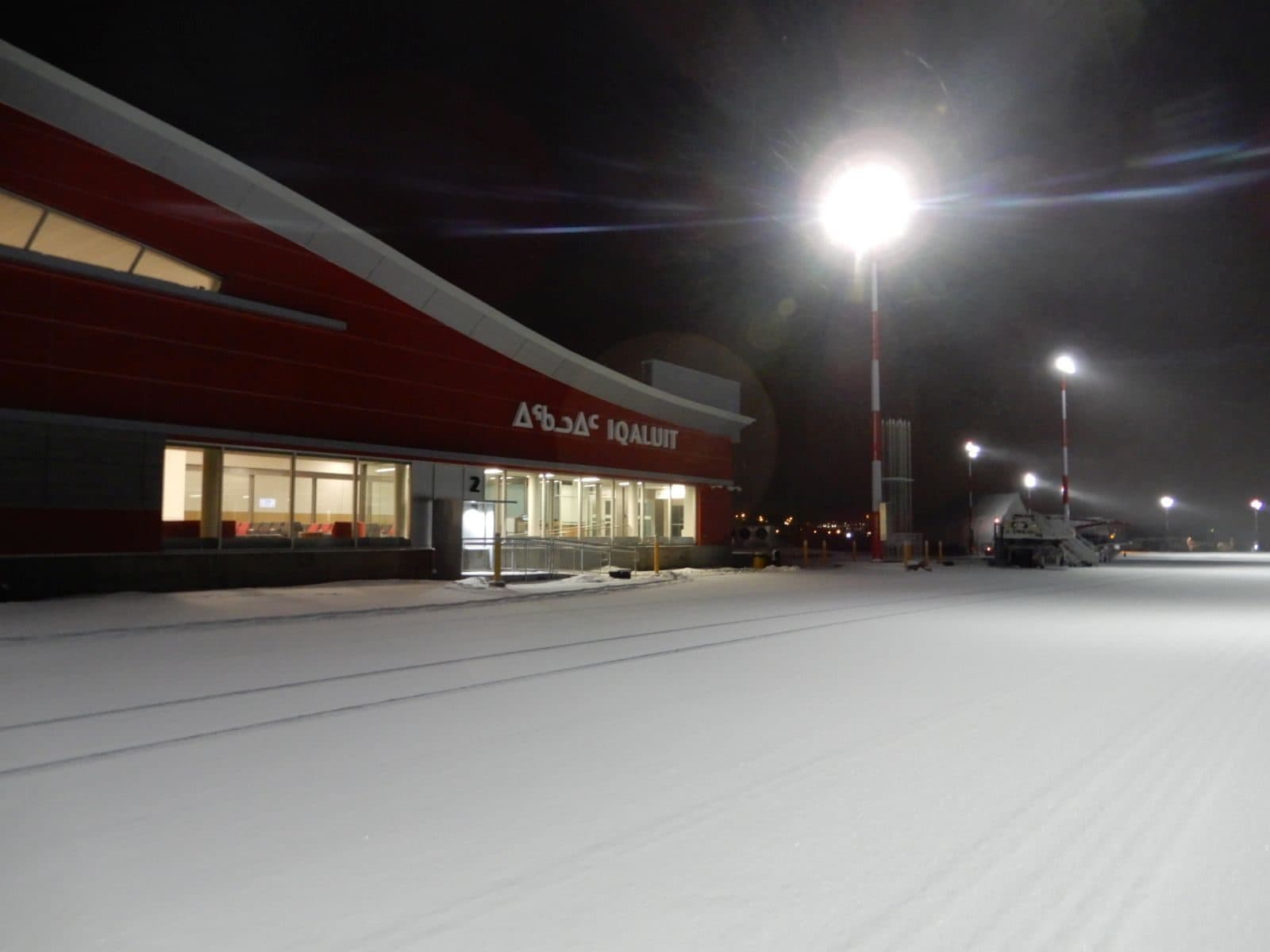 Letiště Iqaluit (CYFB), dříve Frobisher Bay.