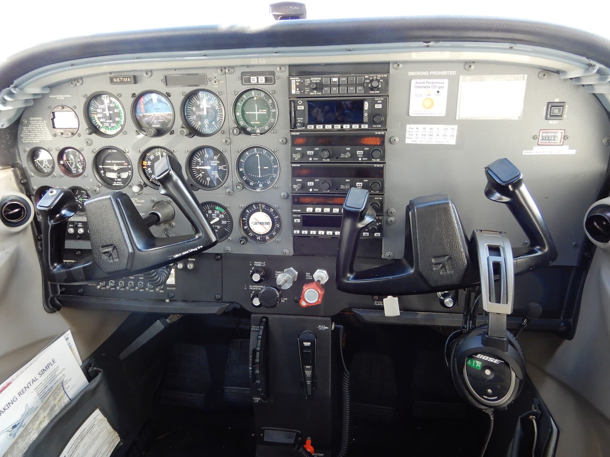 Palubní deska naší Cessny C-172R