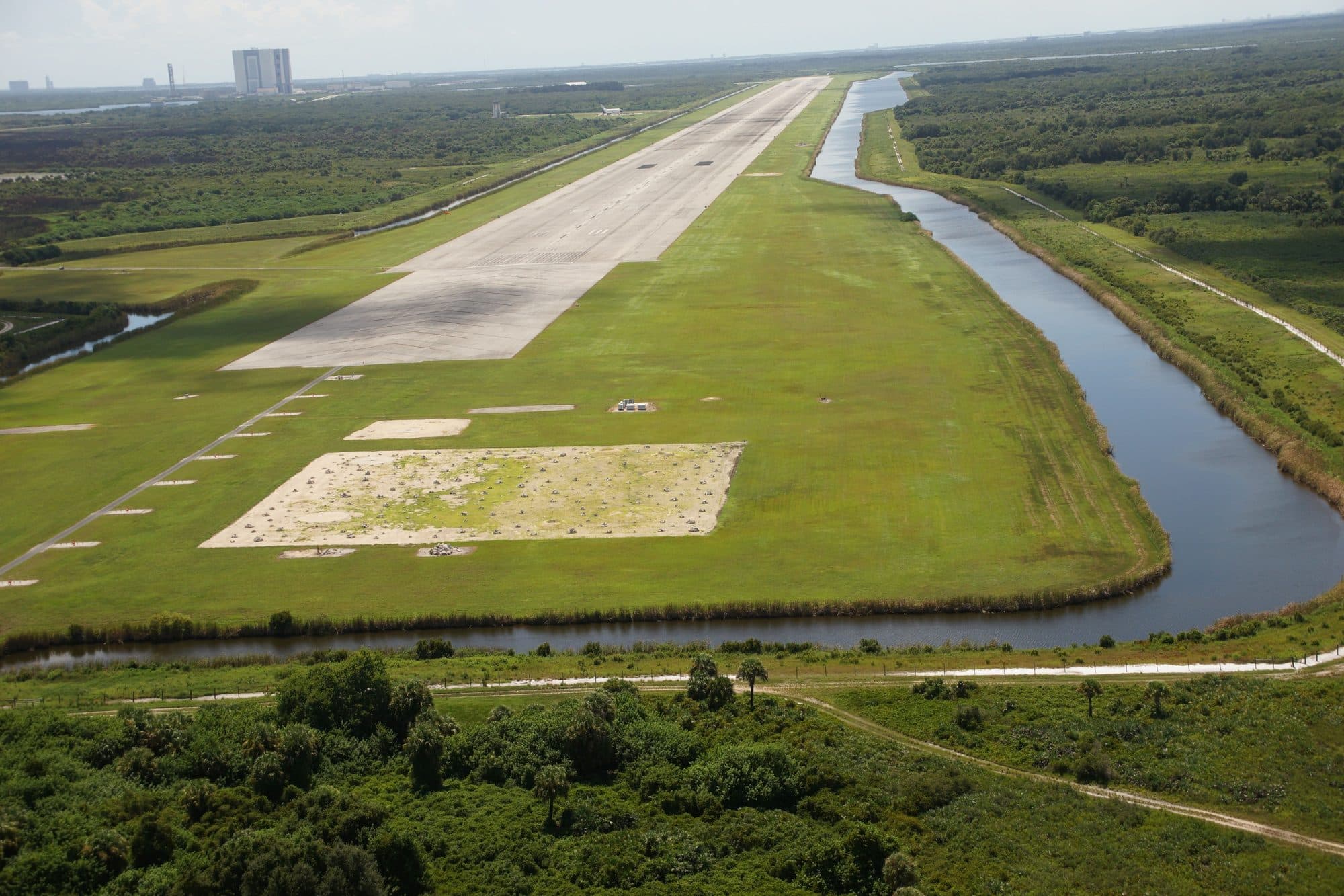 Den 1: NASA Shuttle Landing Facility (TTS)
