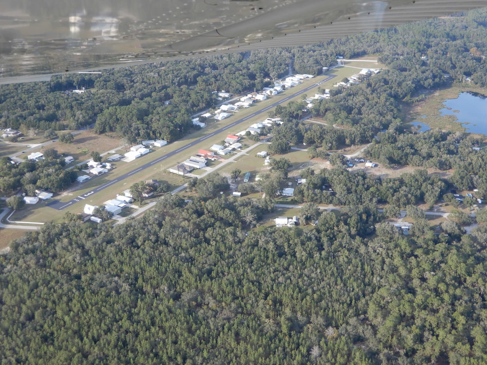 Letecká obytná zóna FA38 Wood and Lakes airpark