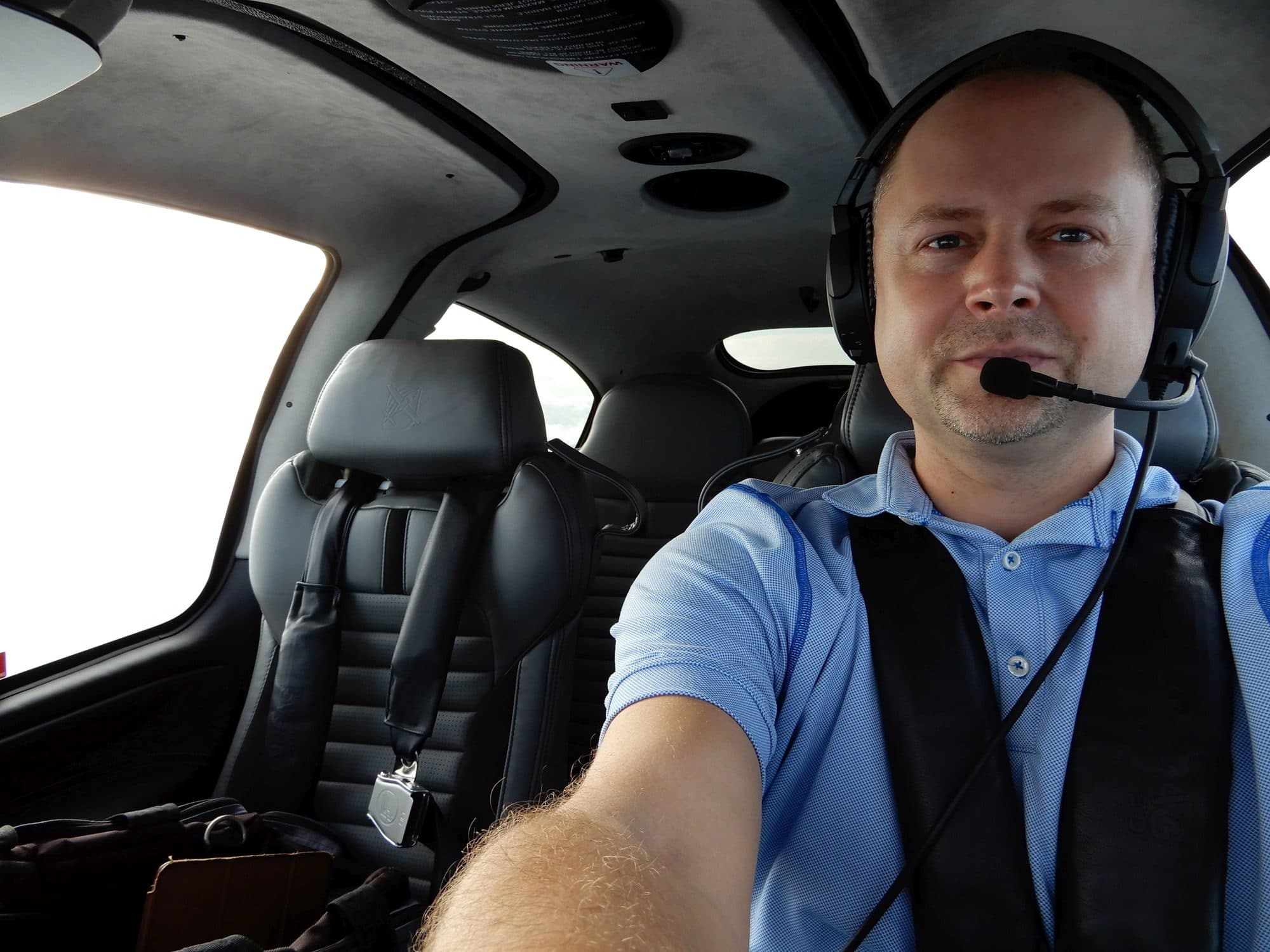 Můj 3h dlouhý let z Orlanda do Knoxville, Tennessee, kam jsem vracel zapůjčené letadlo, Cirrus SR-22, 6. Generace