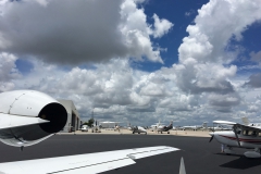 Prohlídka zánovního letadla Cessna Mustang na letišti Miami, Opa Locka (KOPF)