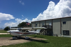 Naše Cessna na letišti Massey Ranch X50.