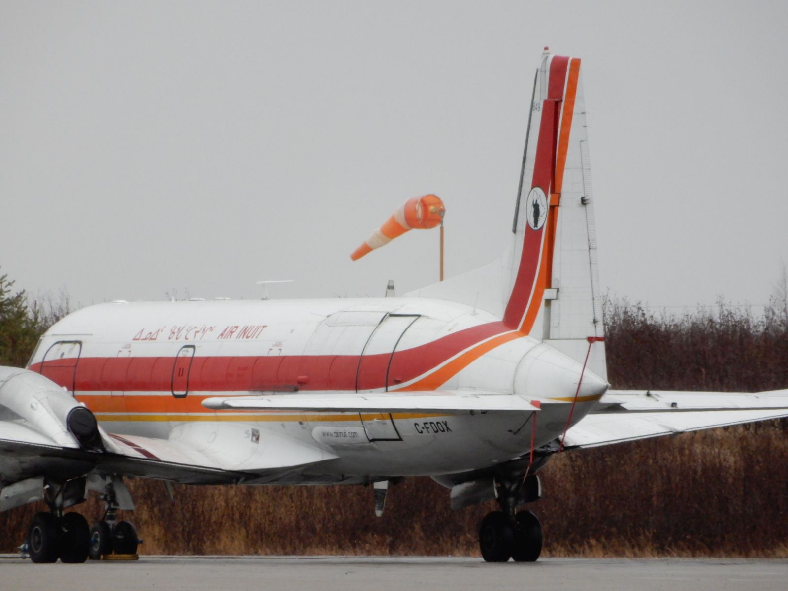 Hawker Siddeley HS-748 na letišti La Grande Riviere (CYGL)