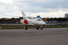 Neobvyklé množství starší Falconů na kanadském letišti Oshawa (CYOO)