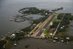 Den 1: Letiště Lewis (CDK), Cedar Key, Florida