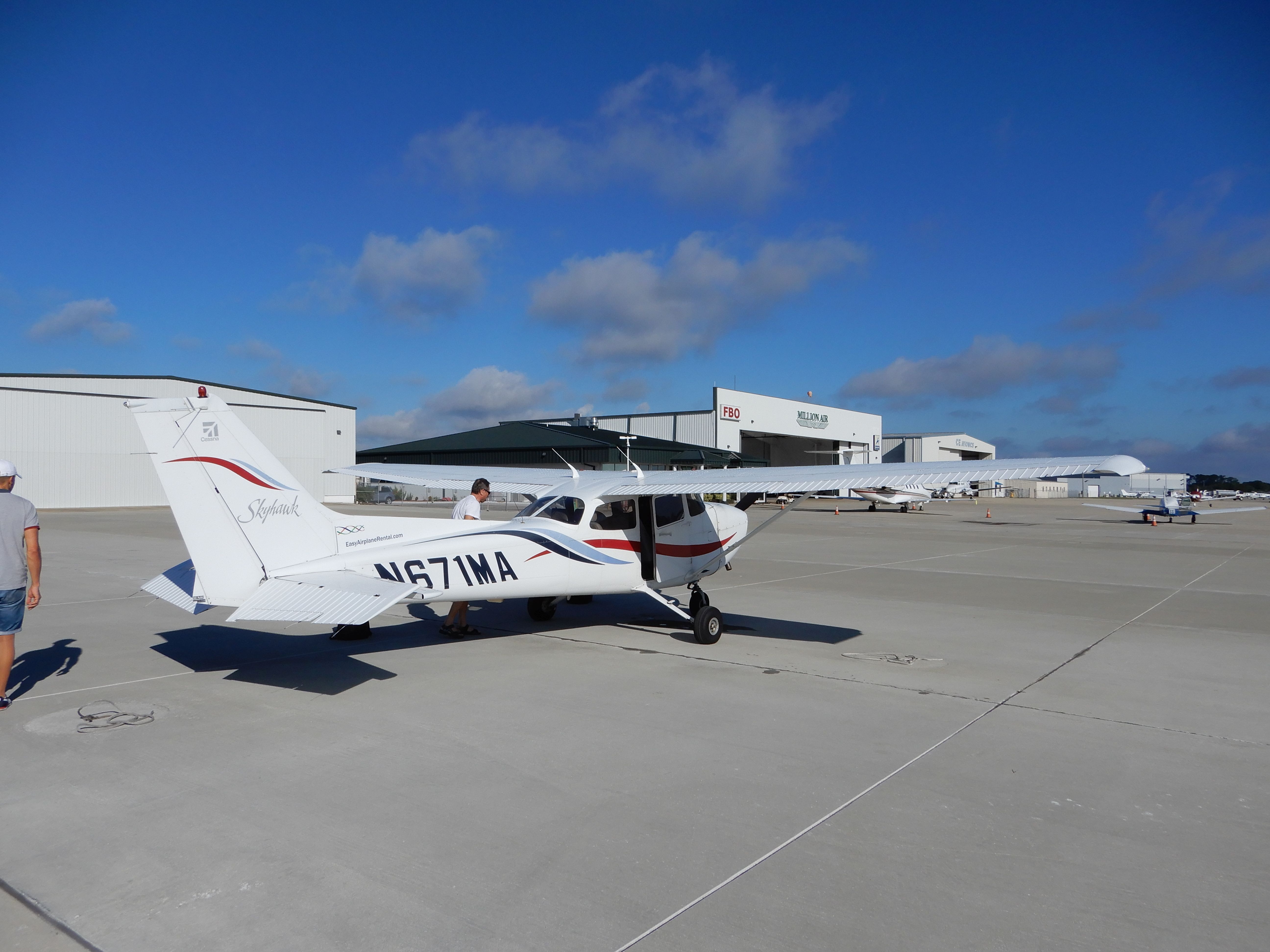 Poprvé s Cessnou 172R a hned z mezinárodního letiště Sanford (KSFB)